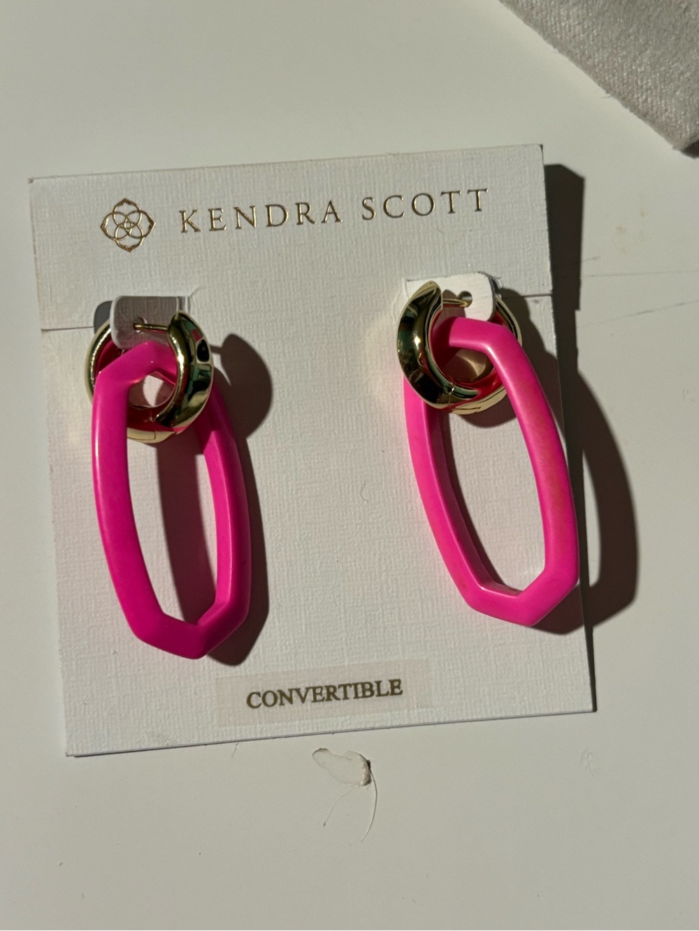 Color Bar Kendra Scott Hot Pink and Gold Link Drop Earrings - Picture 2 of 4